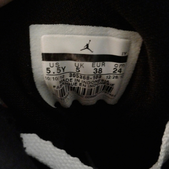 Nike Air Jordan 8 Retro Bugs Bunny GS 5.5y Womens 7 White Black Red 305368-103 - Picture 5 of 6